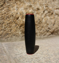 Load image into Gallery viewer, Juguete japonés Mokuru Fidget Stick Flip Stress Reliever escritorio juguetes antiestrés rodillo de escritorio juguete Kururin madera Fidget Stick Mokuru