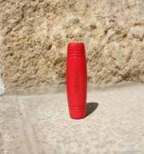 Load image into Gallery viewer, Juguete japonés Mokuru Fidget Stick Flip Stress Reliever escritorio juguetes antiestrés rodillo de escritorio juguete Kururin madera Fidget Stick Mokuru